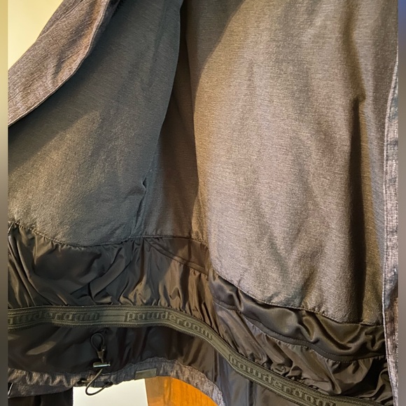 Powder Room snowboarding jacket, removable hood. Warm & perfect for snowsports! - Picture 7 of 7